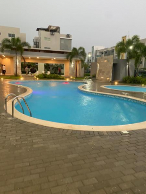 Confortable apartamento de 3 tres habitaciones, con hermosa vista de area verde, ademas de piscinas y juegos infantiles en area recreativa